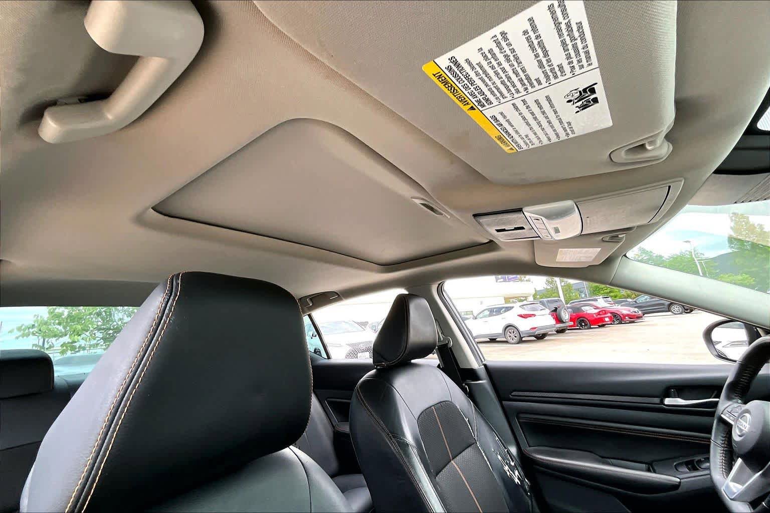 Used 2022 Nissan Altima 2.5 SR w/ Midnight Edition Package FWD image 13