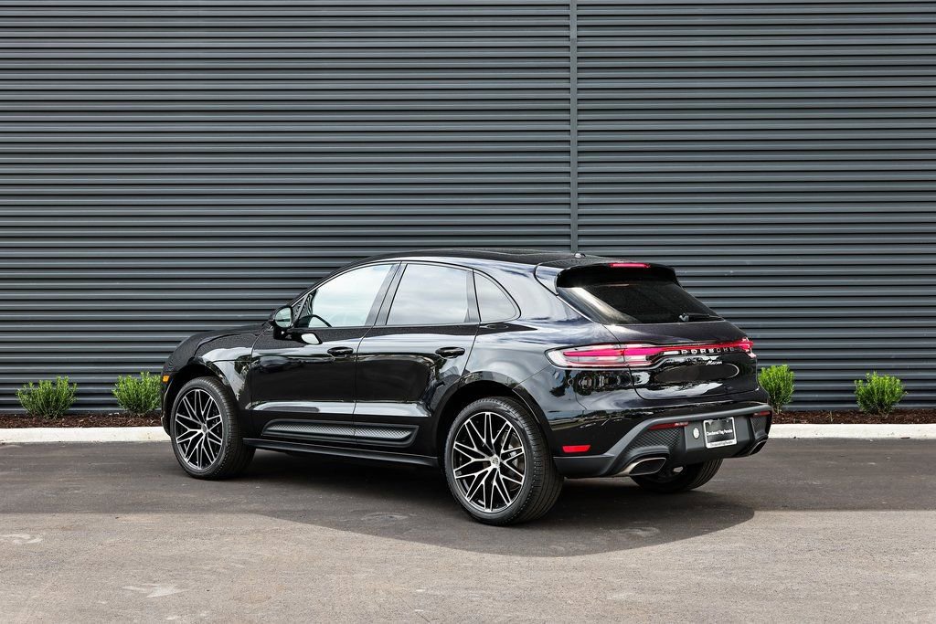 Certified 2026 Porsche Macan image 3