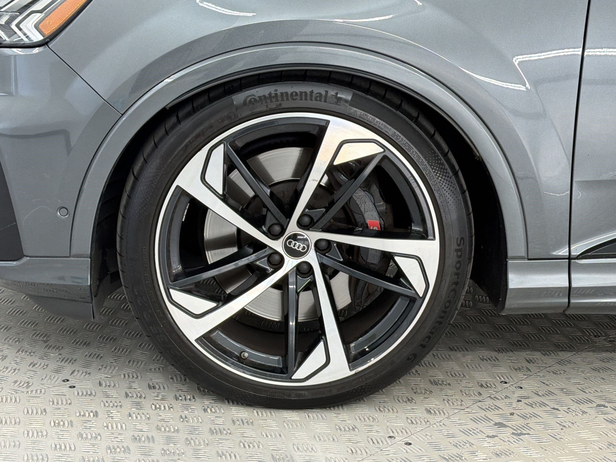 Used 2024 Audi SQ7 Prestige AWD/4WD image 13