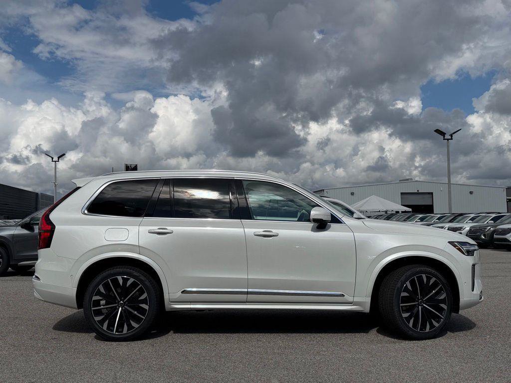 New 2026 Volvo XC90 T8 Plus w/ Protection Package Premier AWD/4WD image 4
