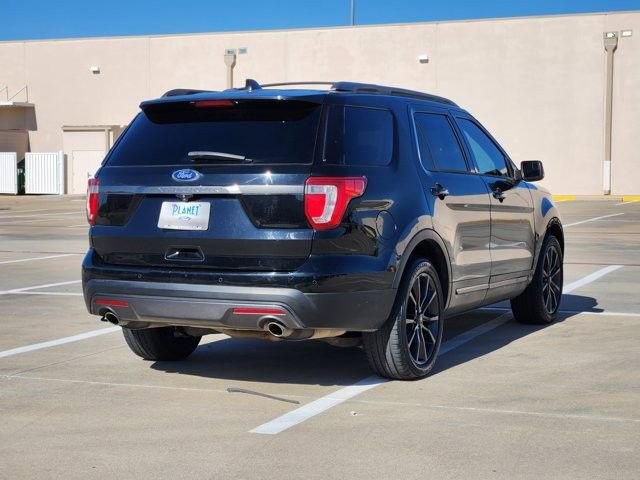 Used 2017 Ford Explorer XLT w/ Equipment Group 202A image 7