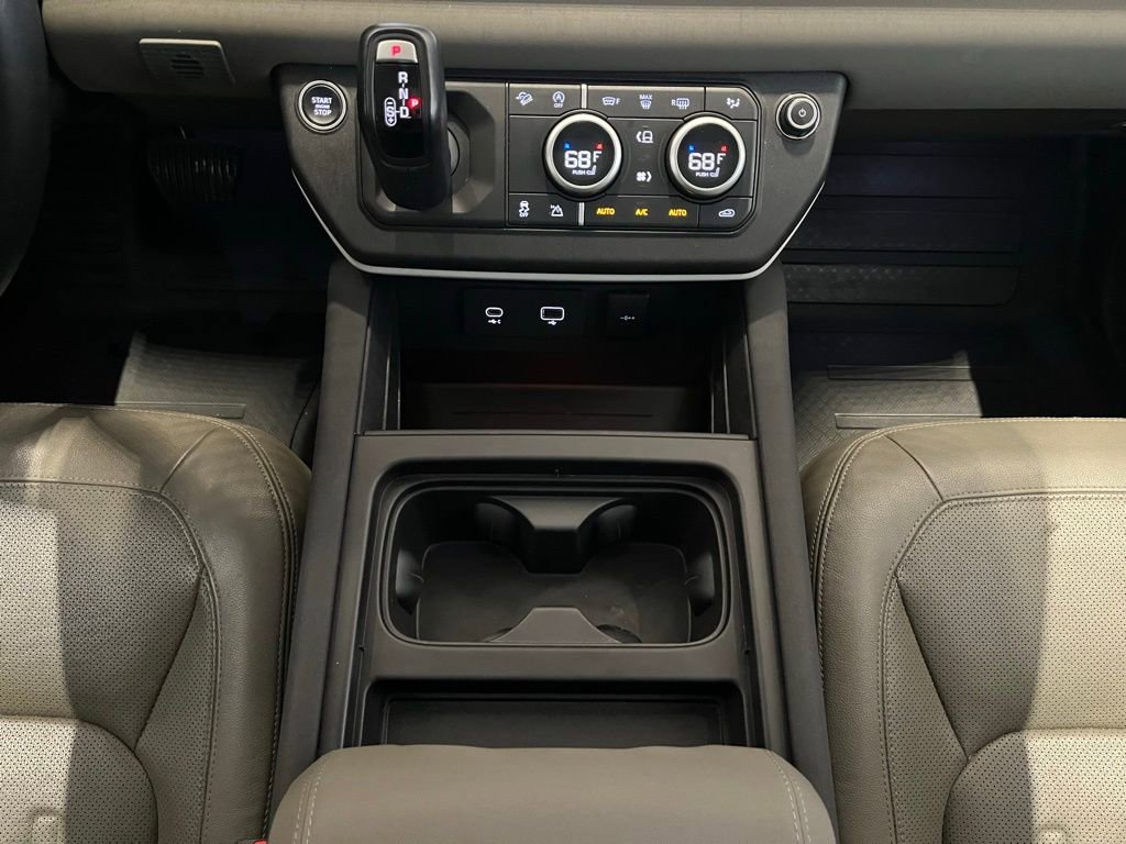 Used 2022 Land Rover Defender 110 SE AWD/4WD image 45