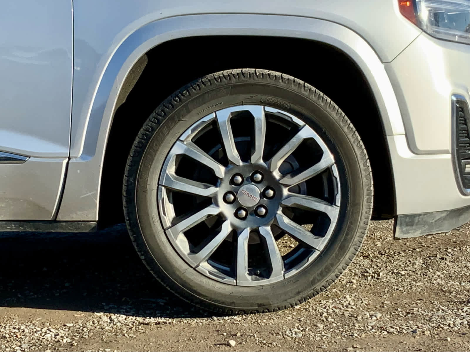 Used 2020 GMC Acadia Denali w/ Denali Ultimate Package image 17