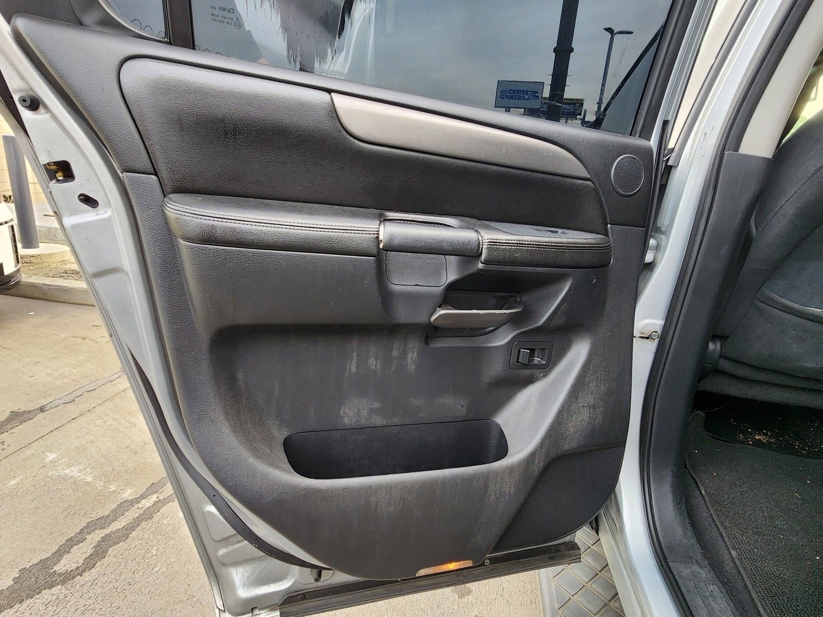 Used 2011 Nissan Armada SV image 18