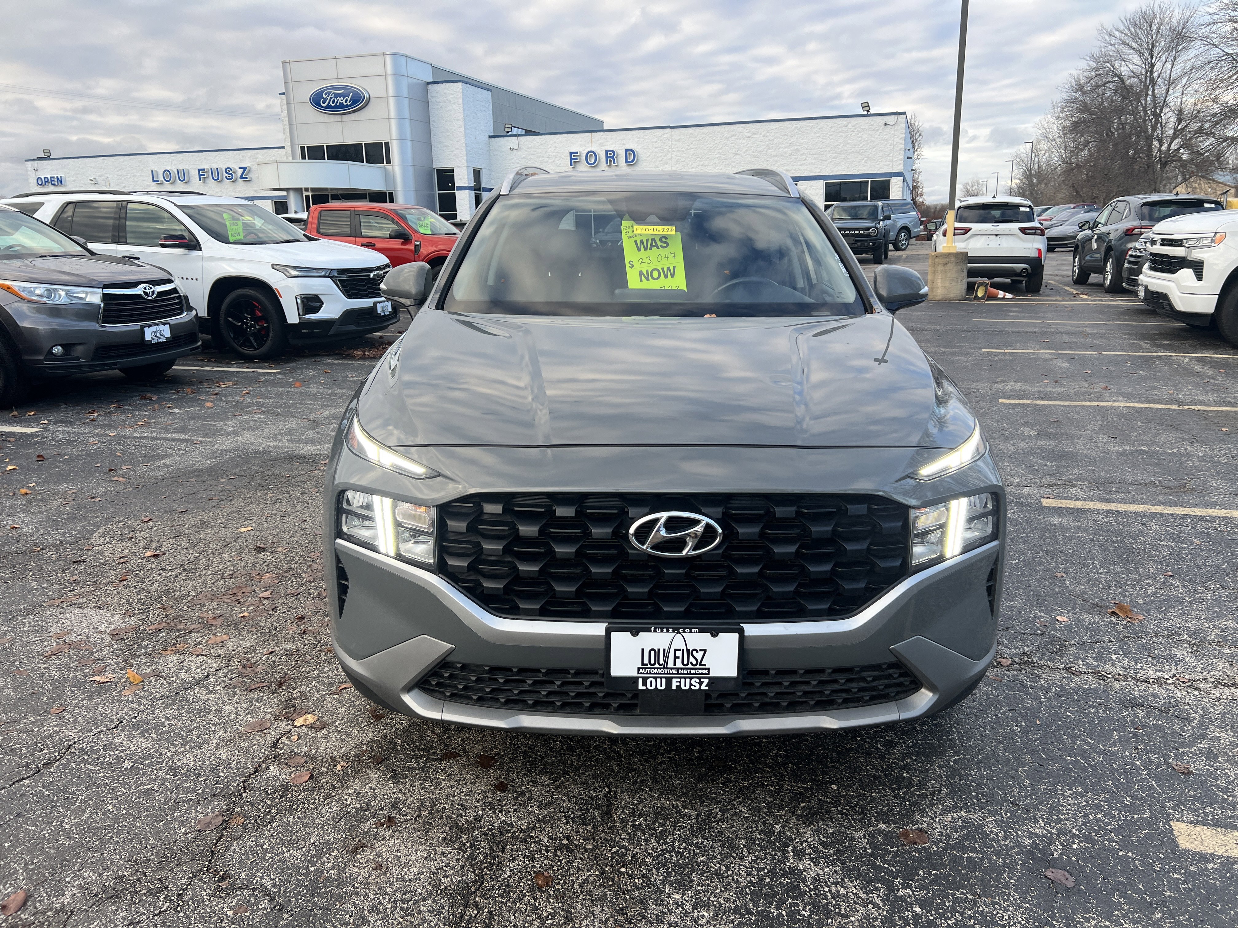 Used 2023 Hyundai Santa Fe SEL image 3