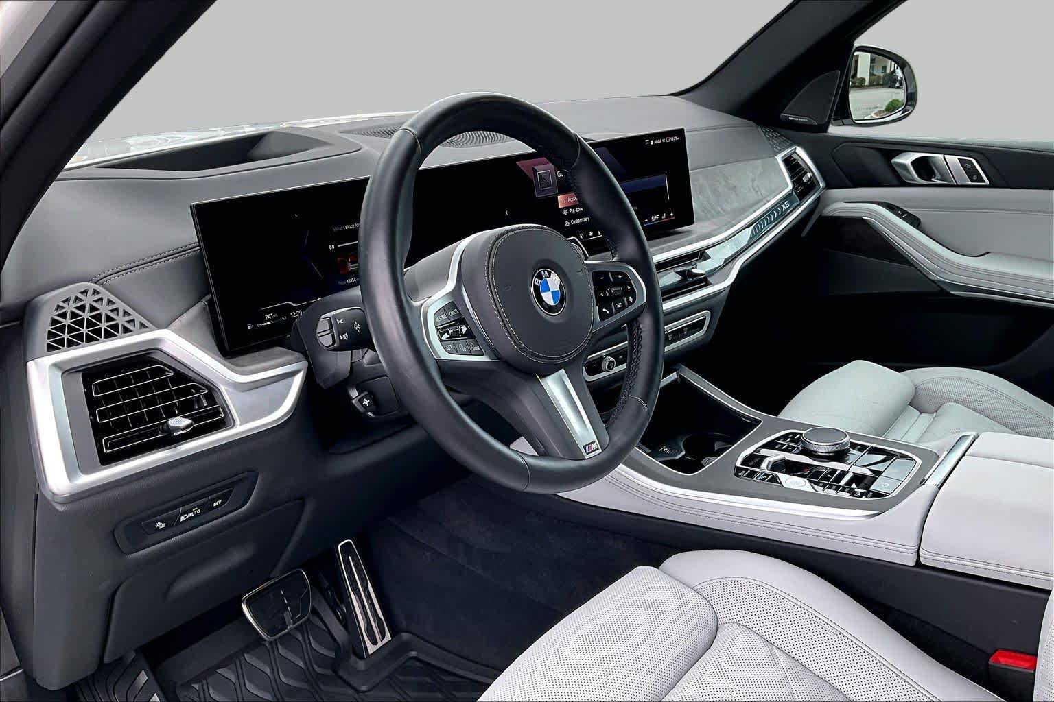 Certified 2025 BMW X5 xDrive40i w/ M Sport Package AWD/4WD image 18