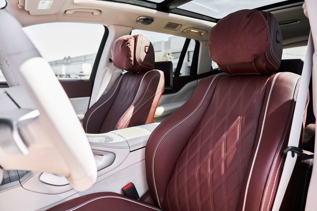 Used 2026 Mercedes-Benz Maybach GLS 600 4MATIC image 44