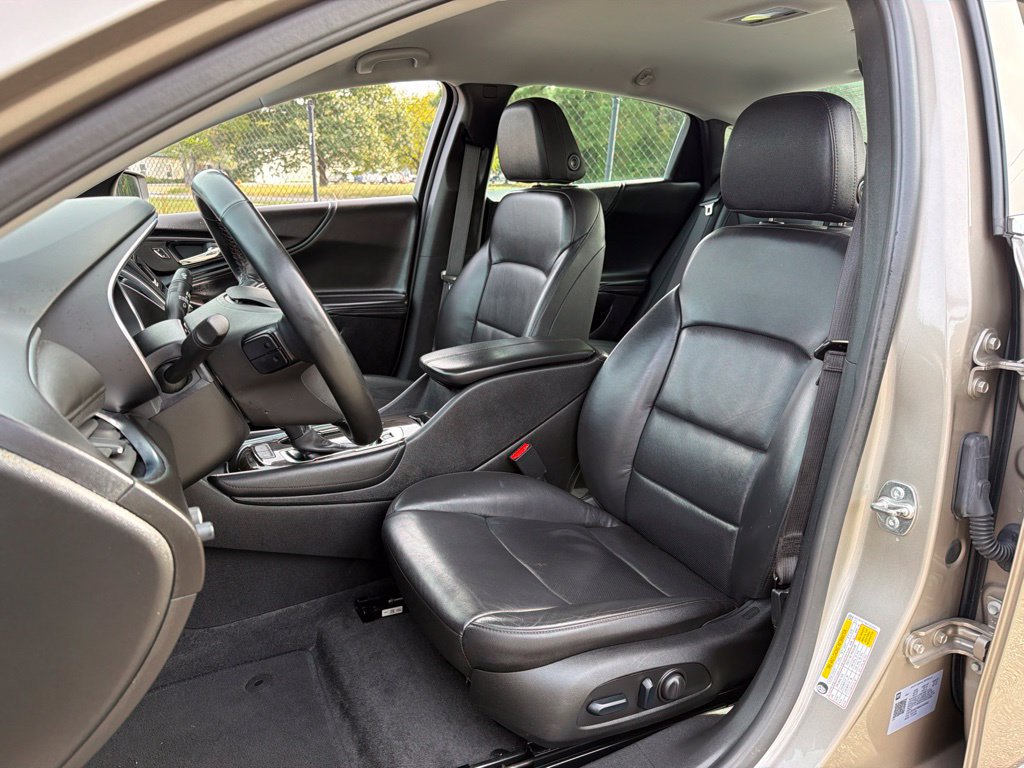 Used 2024 Chevrolet Malibu LT FWD image 18