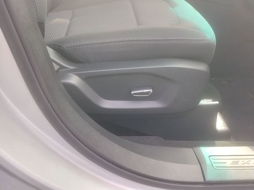 Used 2016 Ford Explorer XLT image 23