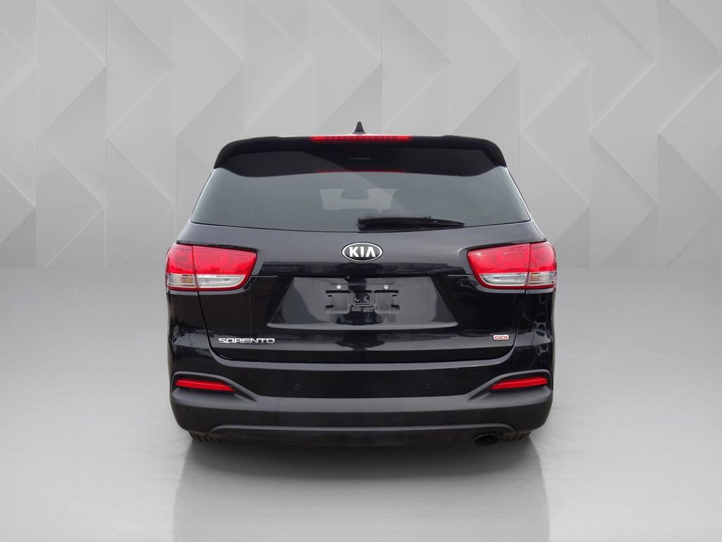 Used 2017 Kia Sorento AWD w/ LX Convenience Package image 4