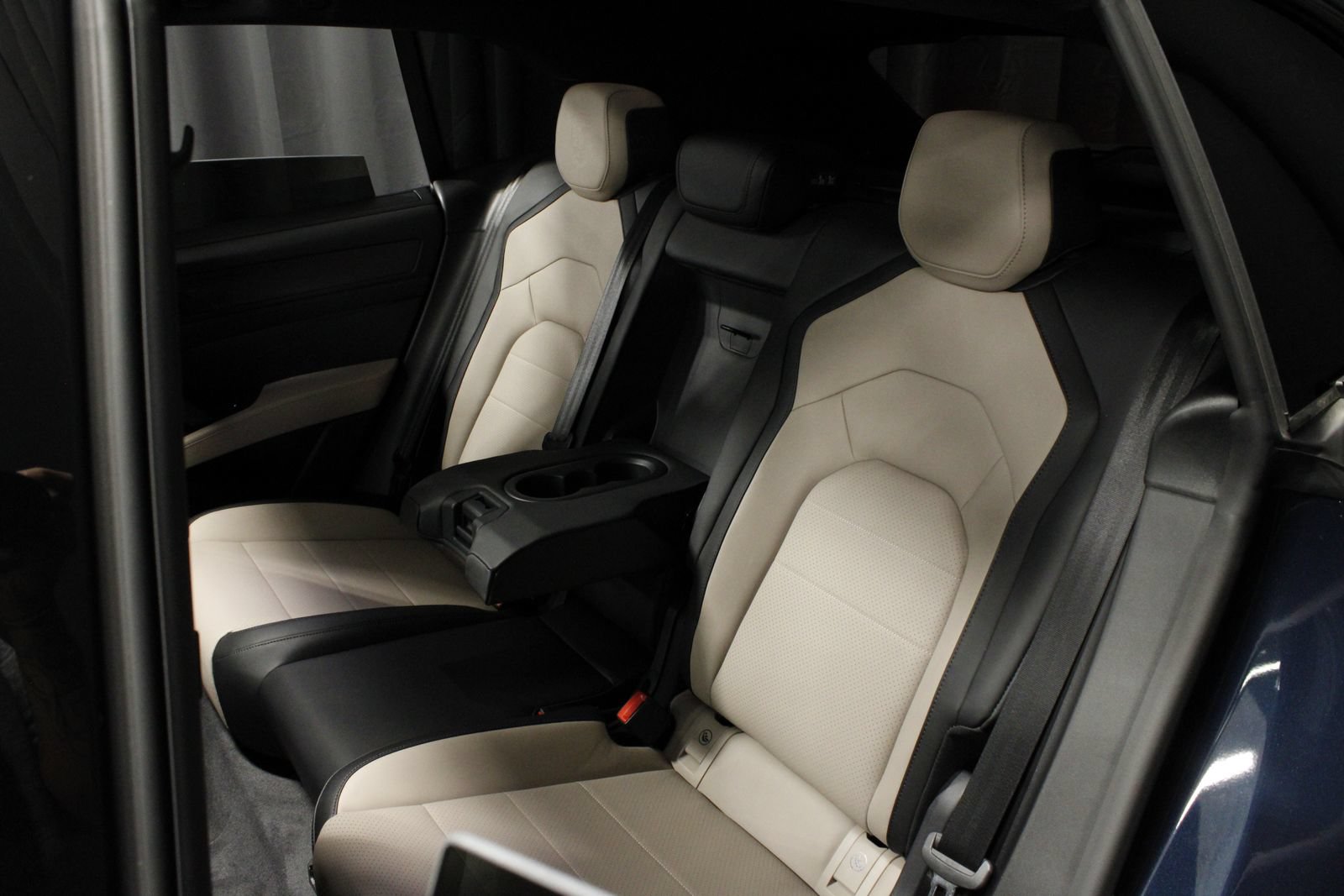 Used 2026 Porsche Cayenne Electric AWD/4WD image 20