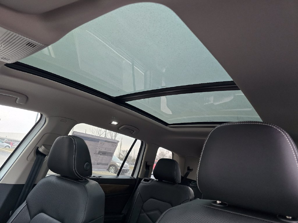 New 2026 Volkswagen Atlas SE FWD image 2