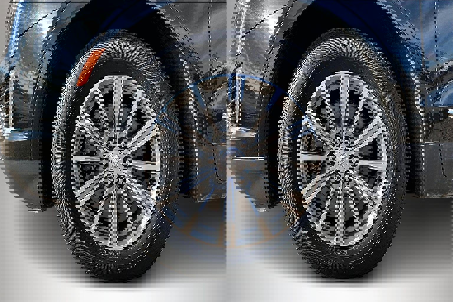 Used 2017 Cadillac XT5 Luxury w/ Driver Awareness Package image 34