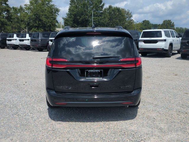 New 2027 Chrysler Pacifica Limited w/ Family Tech Group FWD image 4