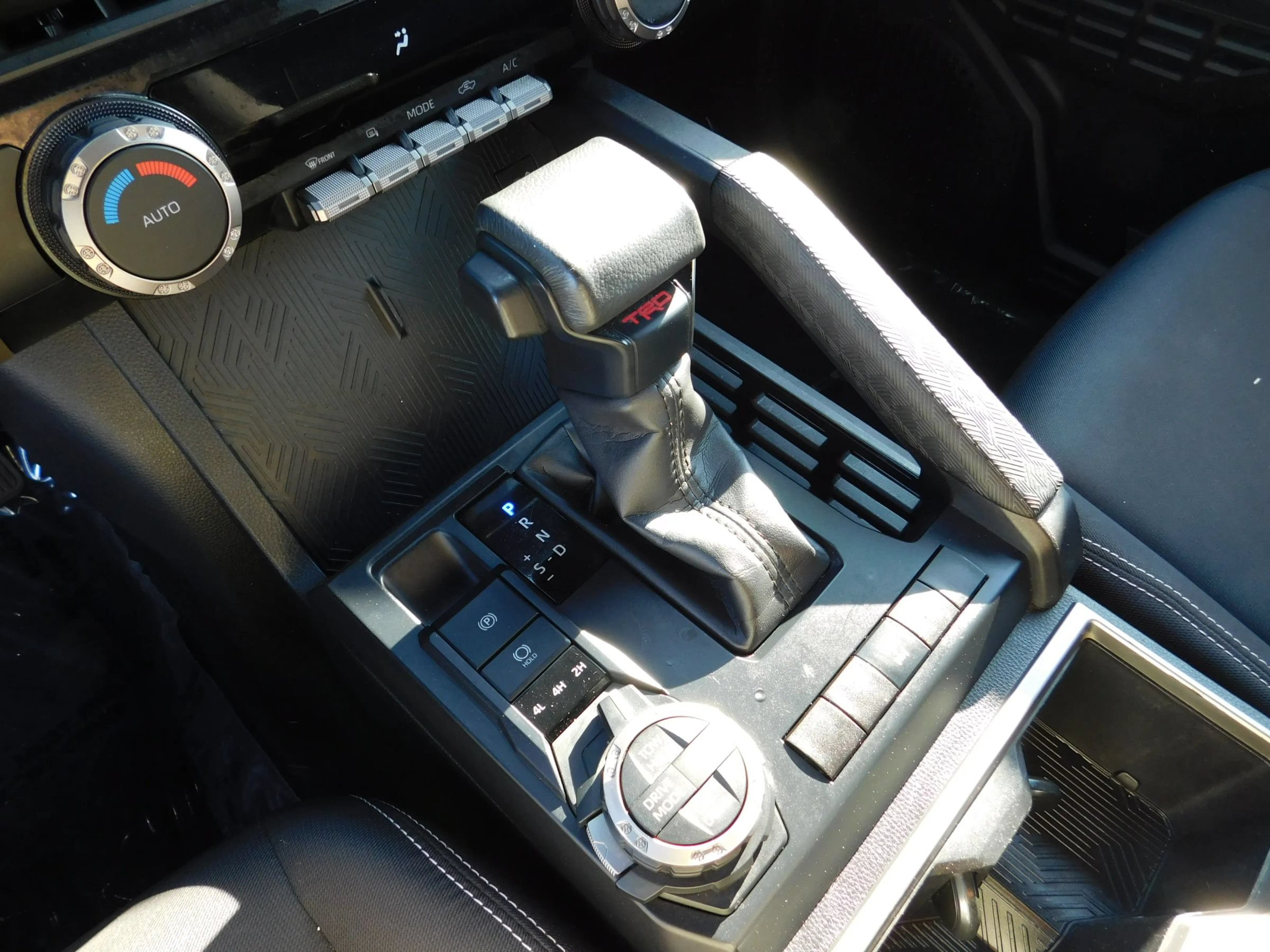 Used 2024 Toyota Tacoma TRD Off-Road AWD/4WD image 19
