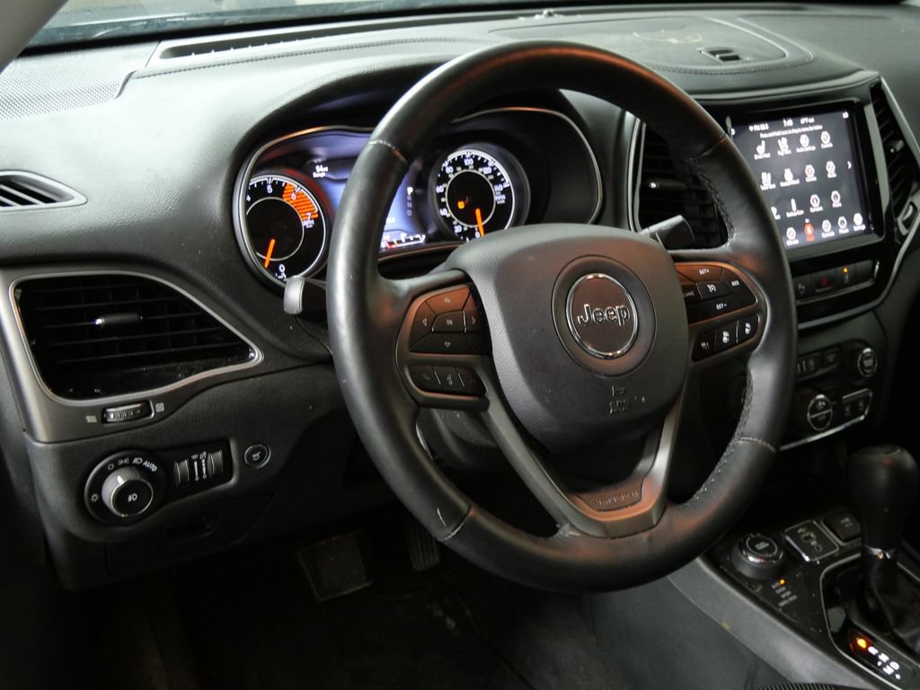 Used 2019 Jeep Cherokee Limited w/ Luxury Group AWD/4WD image 17