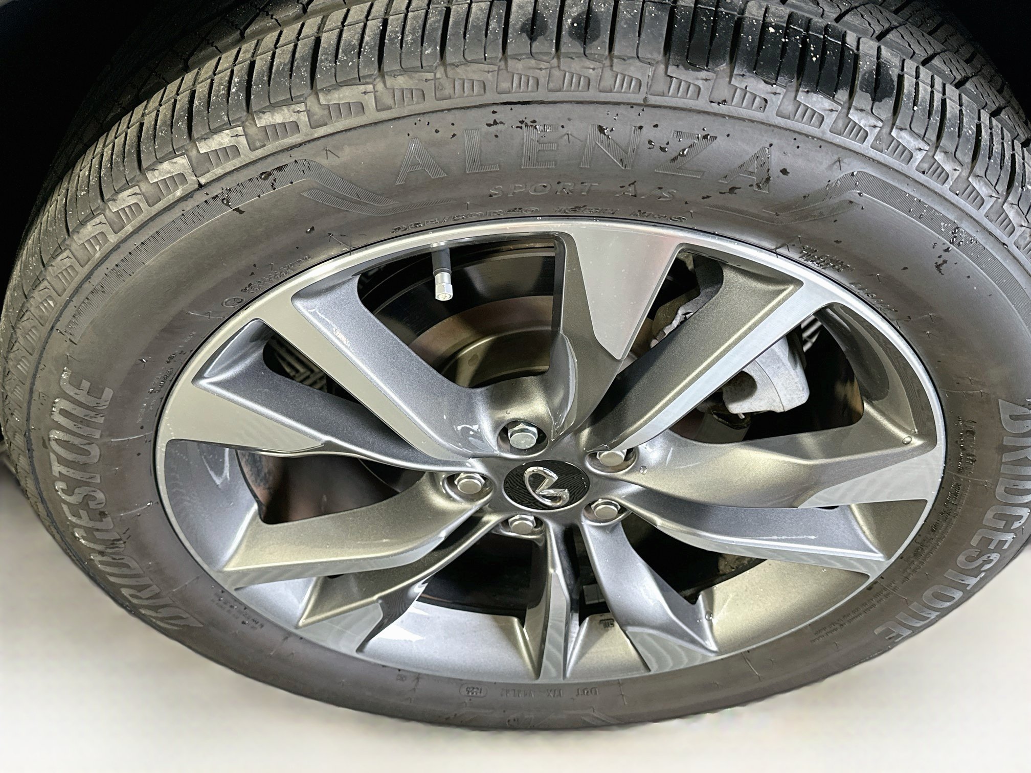 Used 2023 INFINITI QX60 Luxe w/ Performance Audio Package FWD image 11