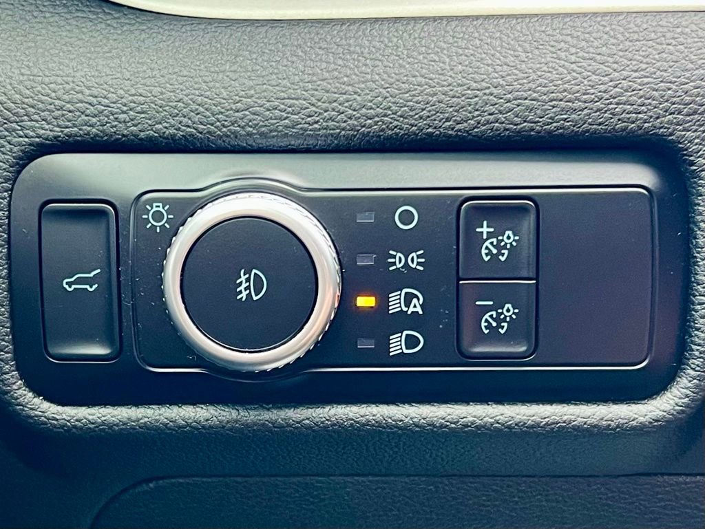 Used 2023 Ford Explorer XLT w/ Equipment Group 202A image 27