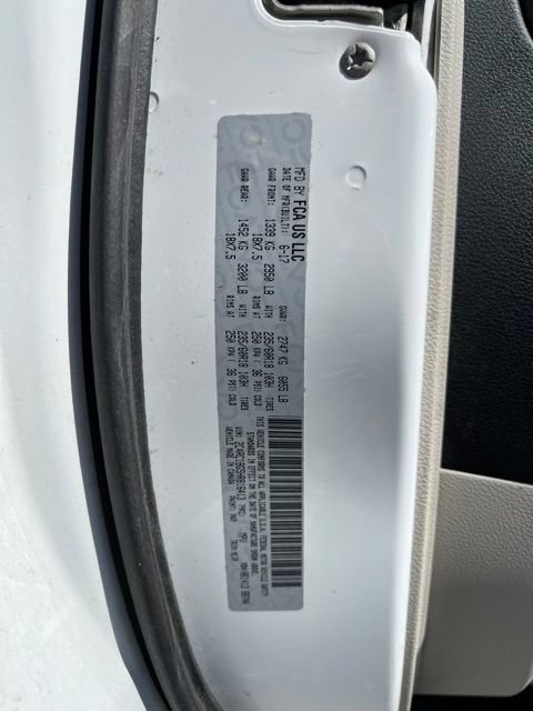 Used 2017 Chrysler Pacifica Touring-L w/ Tire & Wheel Group FWD image 11