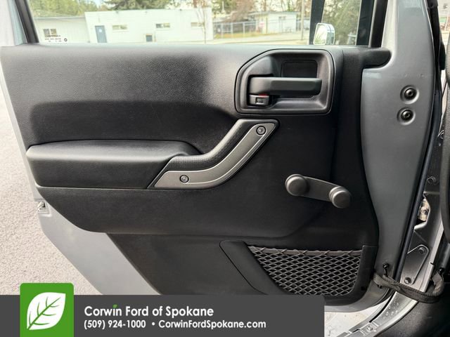 Used 2015 Jeep Wrangler Sport w/ Connectivity Group image 18