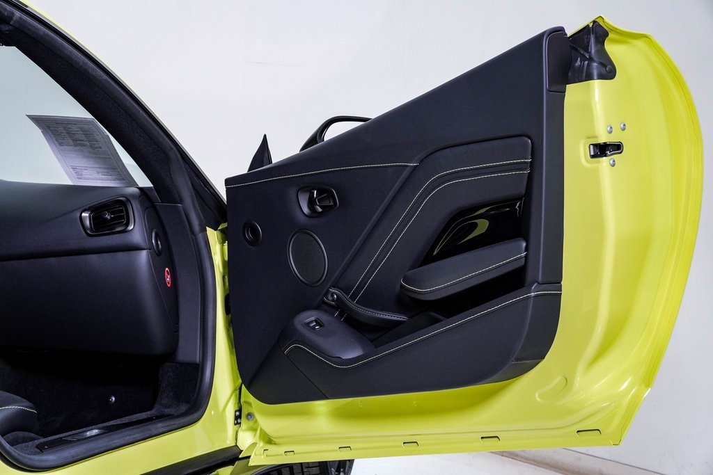 Used 2023 Aston Martin V8 Vantage Coupe image 20