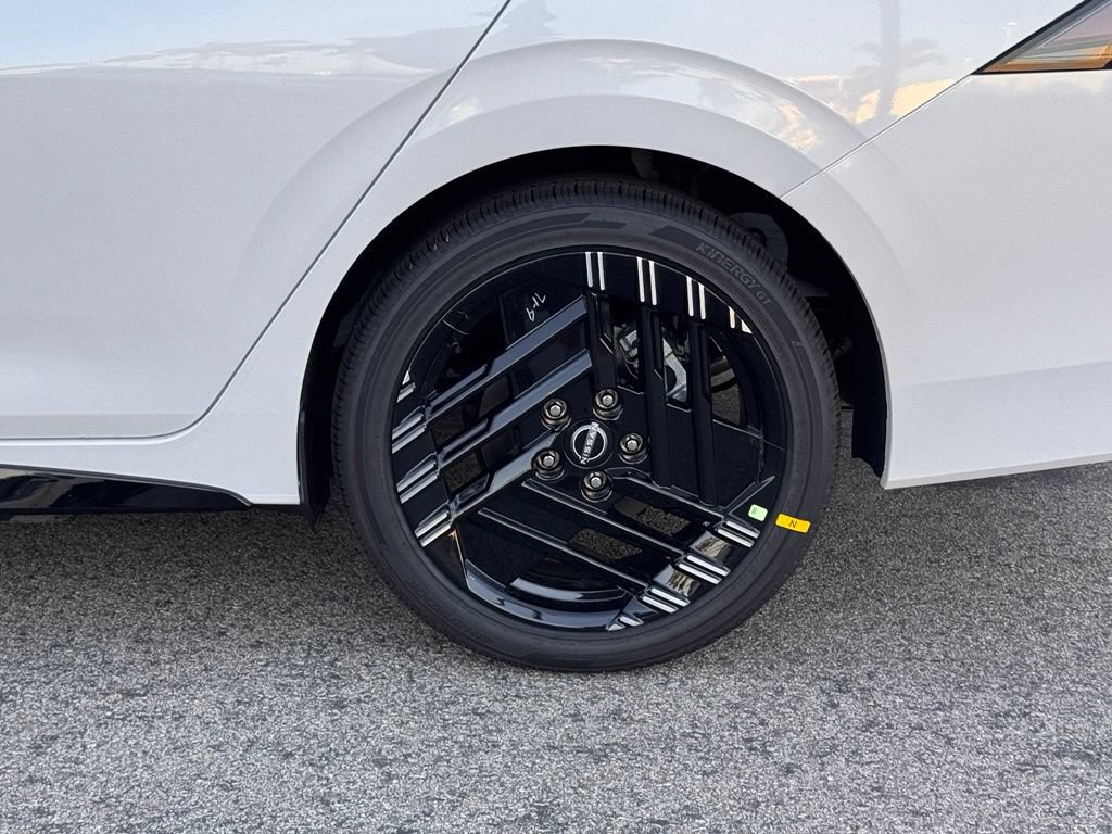 New 2026 Nissan Sentra SR w/ Floor Mat Package FWD image 10