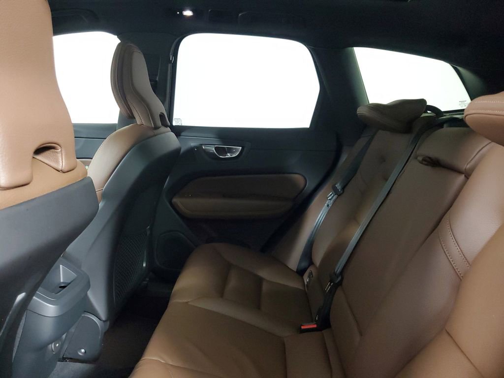 Certified 2025 Volvo XC60 B5 Plus image 14