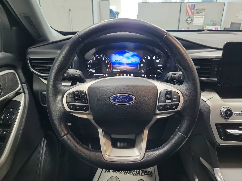 Used 2021 Ford Explorer XLT w/ Equipment Group 202A AWD/4WD image 29
