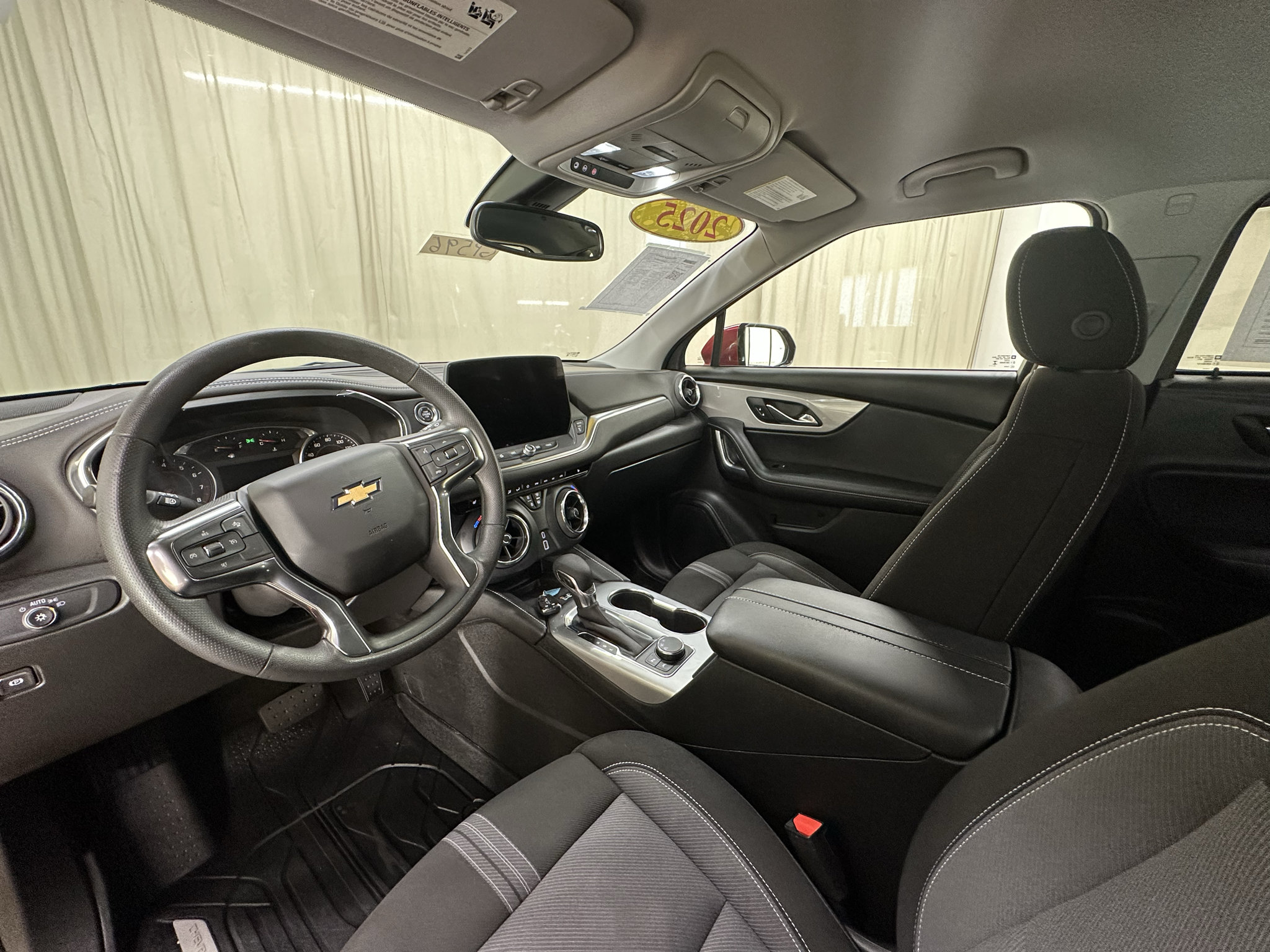 Used 2025 Chevrolet Blazer LT w/ Convenience Package FWD image 29