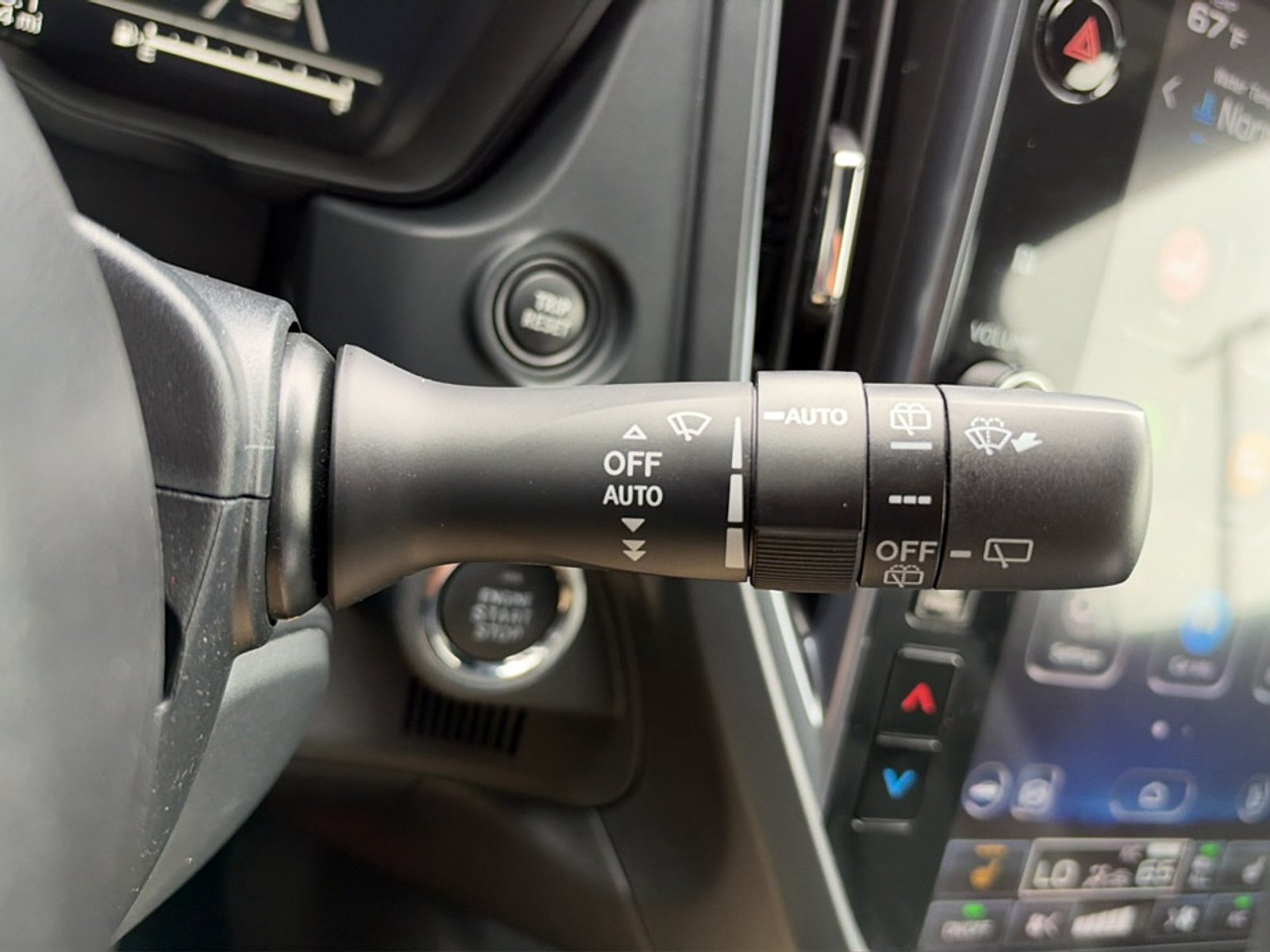 Certified 2025 Subaru Forester Limited AWD/4WD image 32