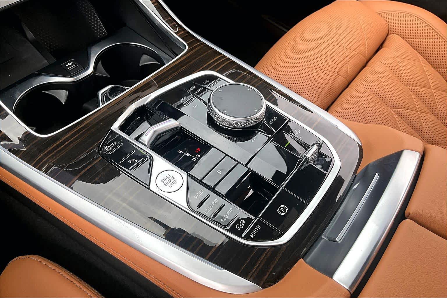 Used 2025 BMW X7 xDrive40i w/ M Sport Package AWD/4WD image 15
