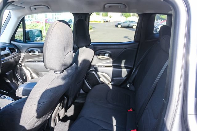Used 2022 Jeep Renegade Latitude AWD/4WD image 24