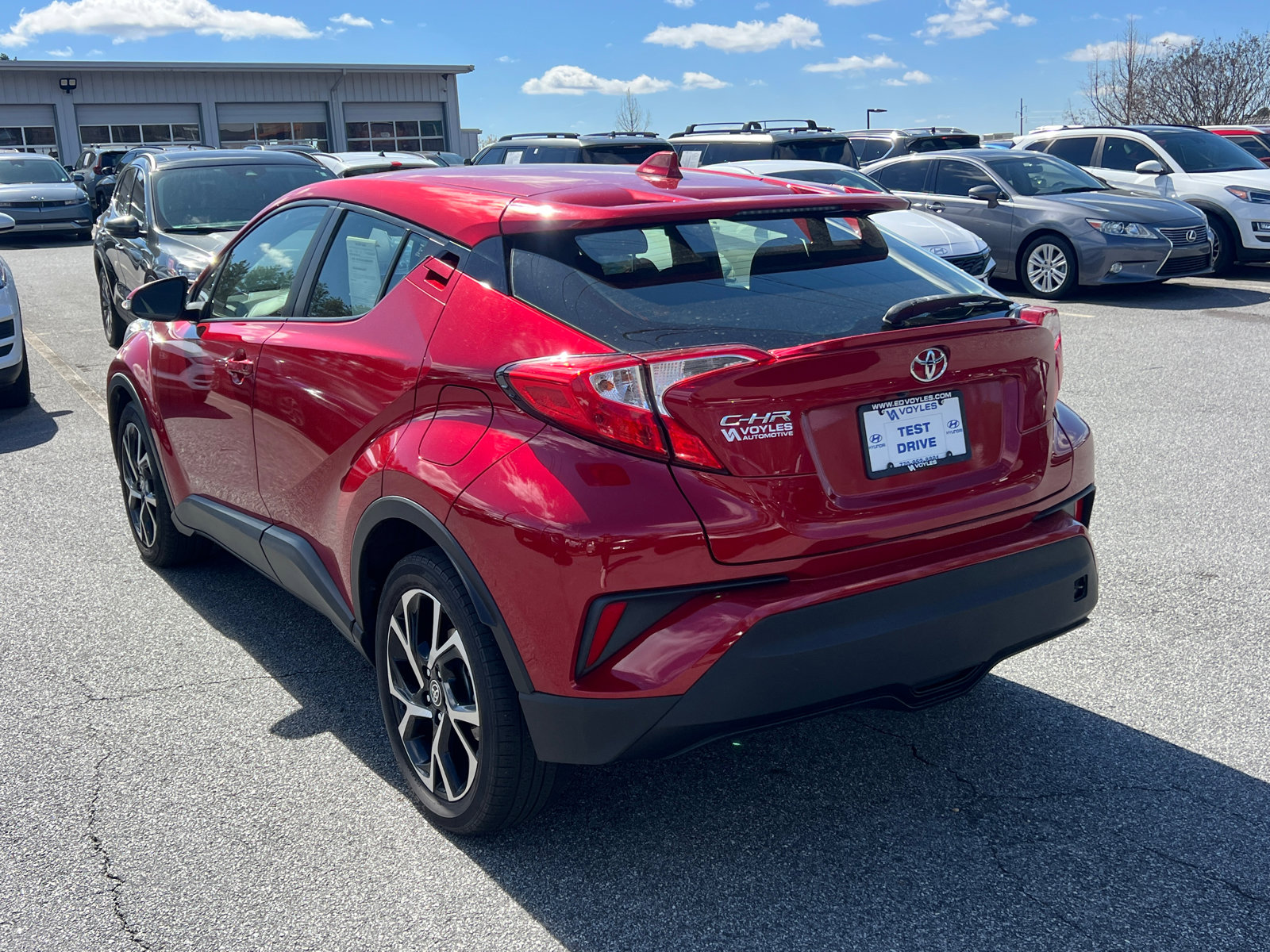 Used 2021 Toyota C-HR XLE FWD image 7