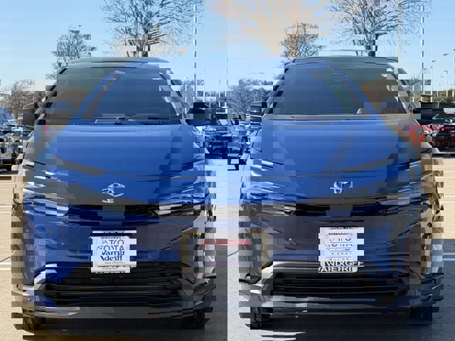 Used 2025 Toyota Prius LE image 7