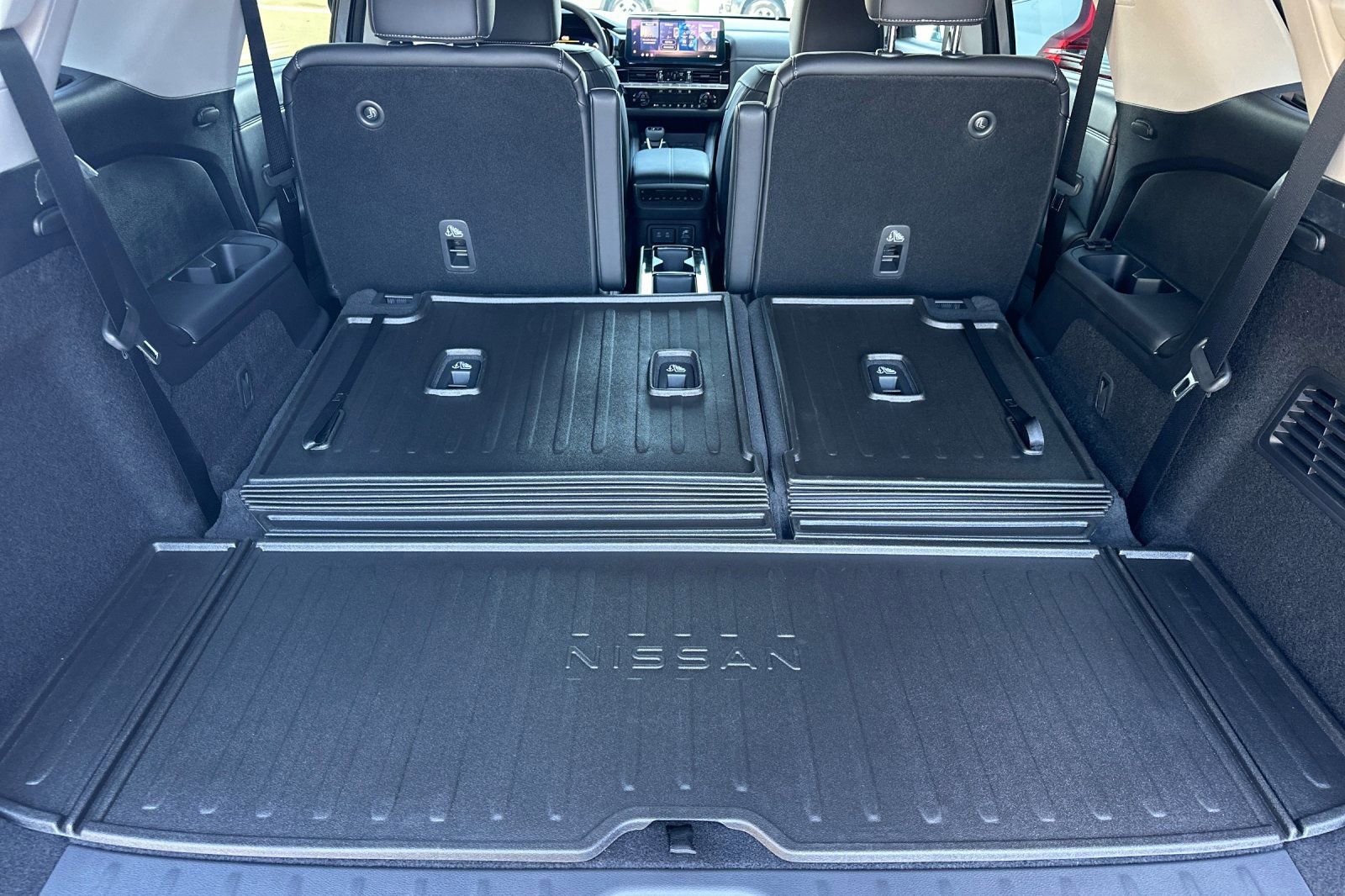 New 2026 Nissan Pathfinder Platinum AWD/4WD image 18