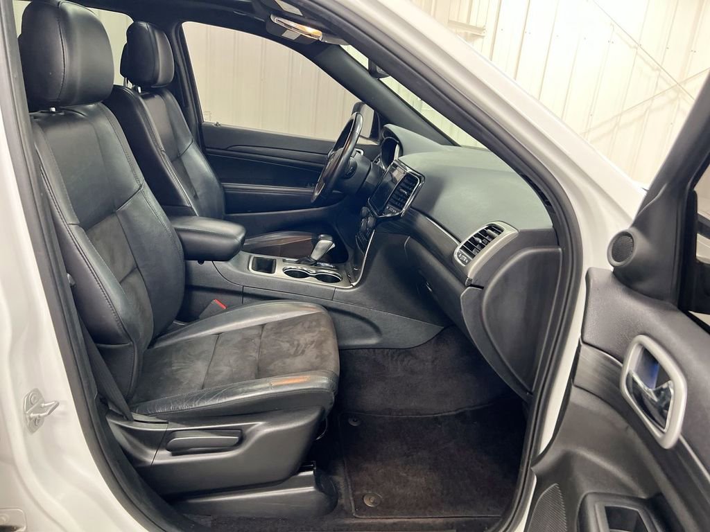Used 2019 Jeep Grand Cherokee Altitude AWD/4WD image 22