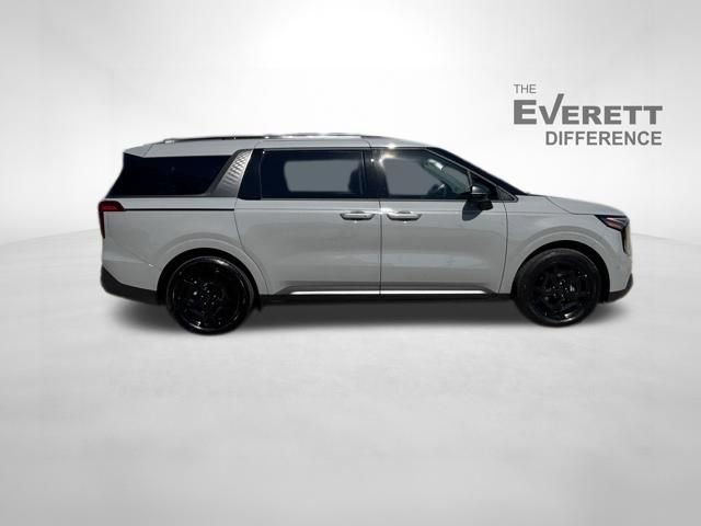 Used 2026 Kia Carnival SX w/ SX Dark Edition Package image 8