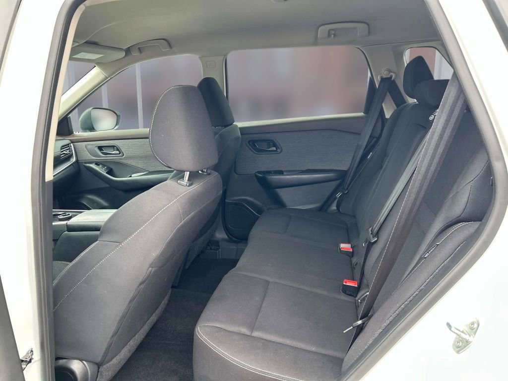 Used 2023 Nissan Rogue S image 12