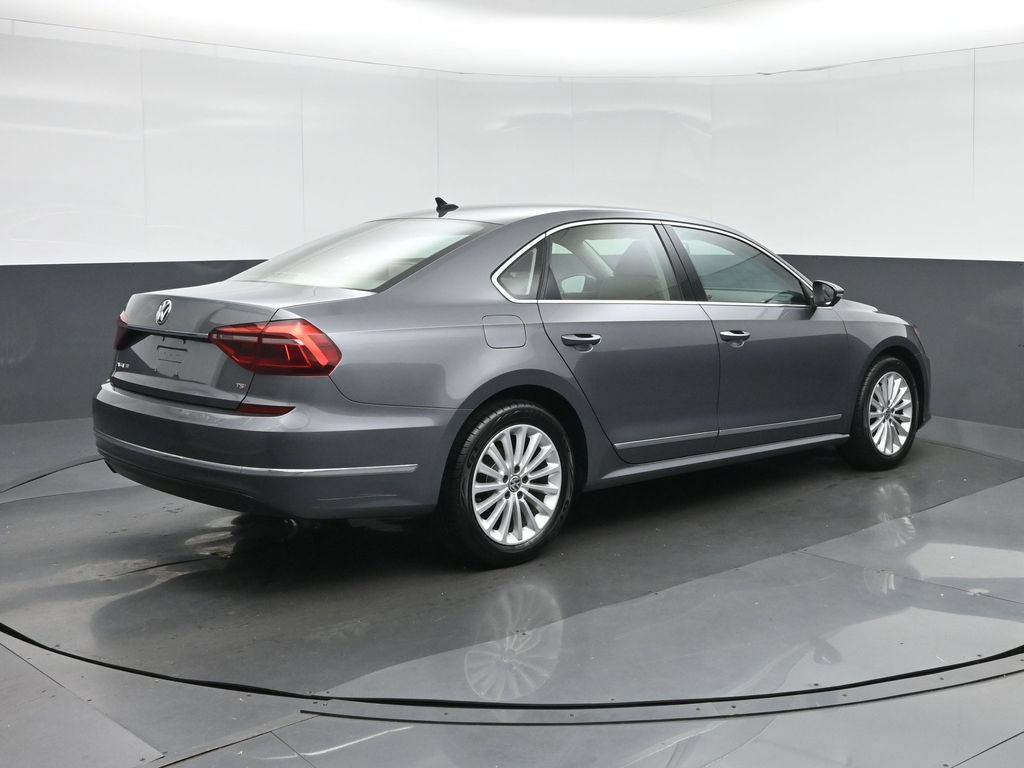 Used 2017 Volkswagen Passat 1.8T SE FWD image 7