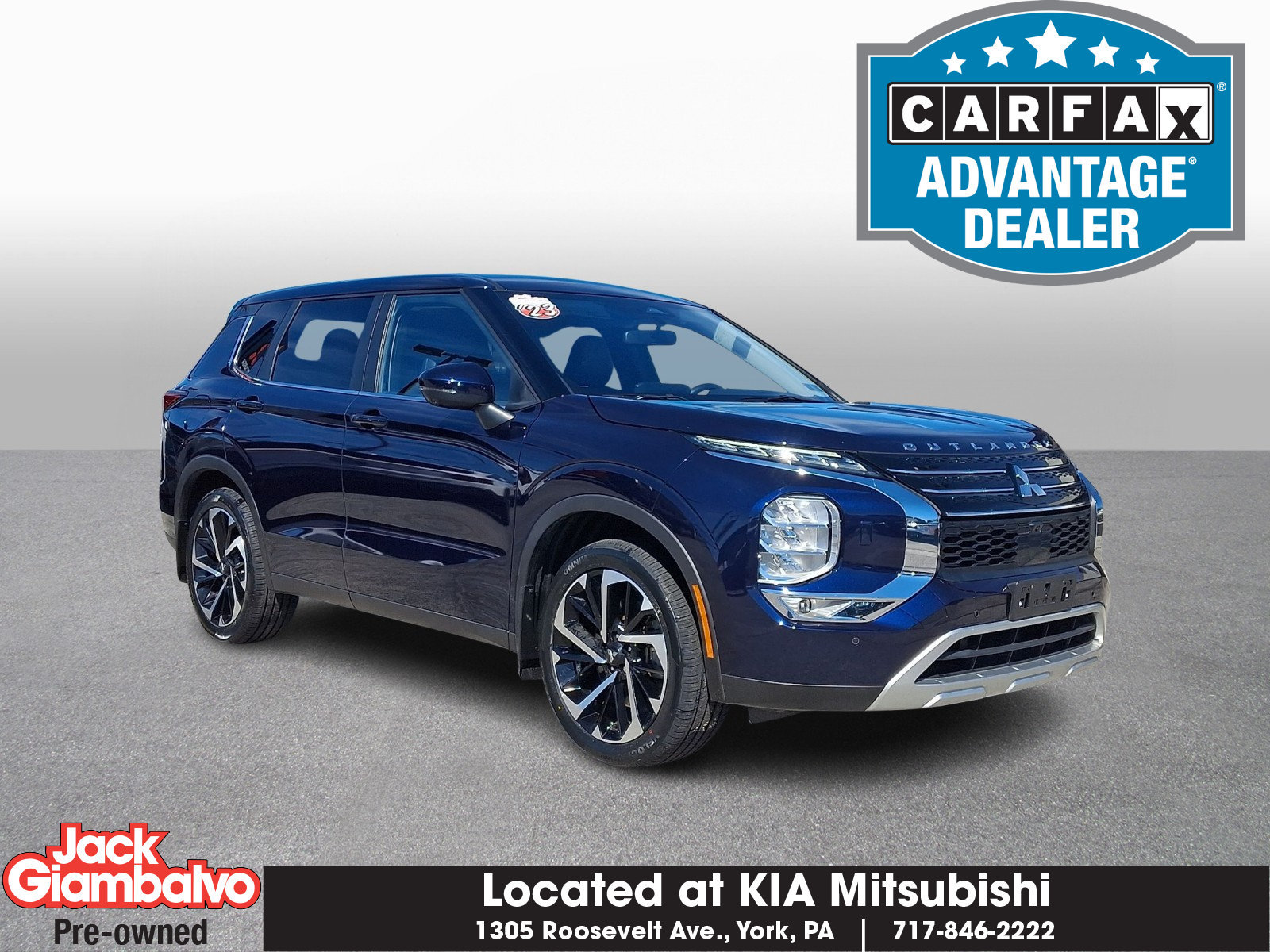 Used 2023 Mitsubishi Outlander SE AWD/4WD image 1