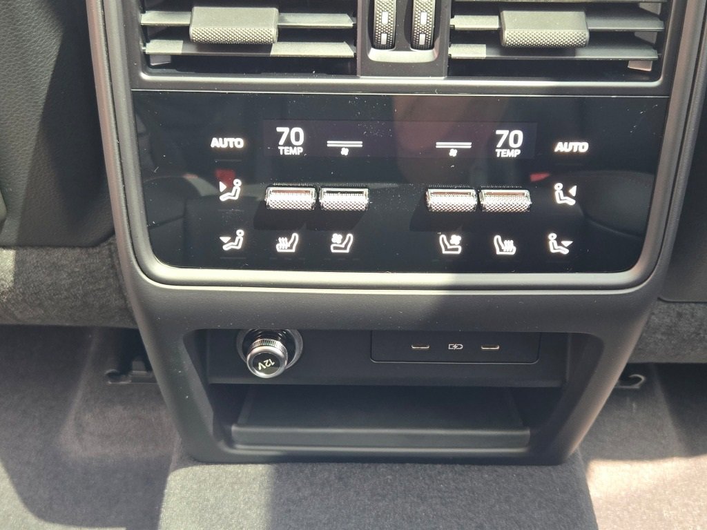 New 2025 Porsche Cayenne GTS image 32
