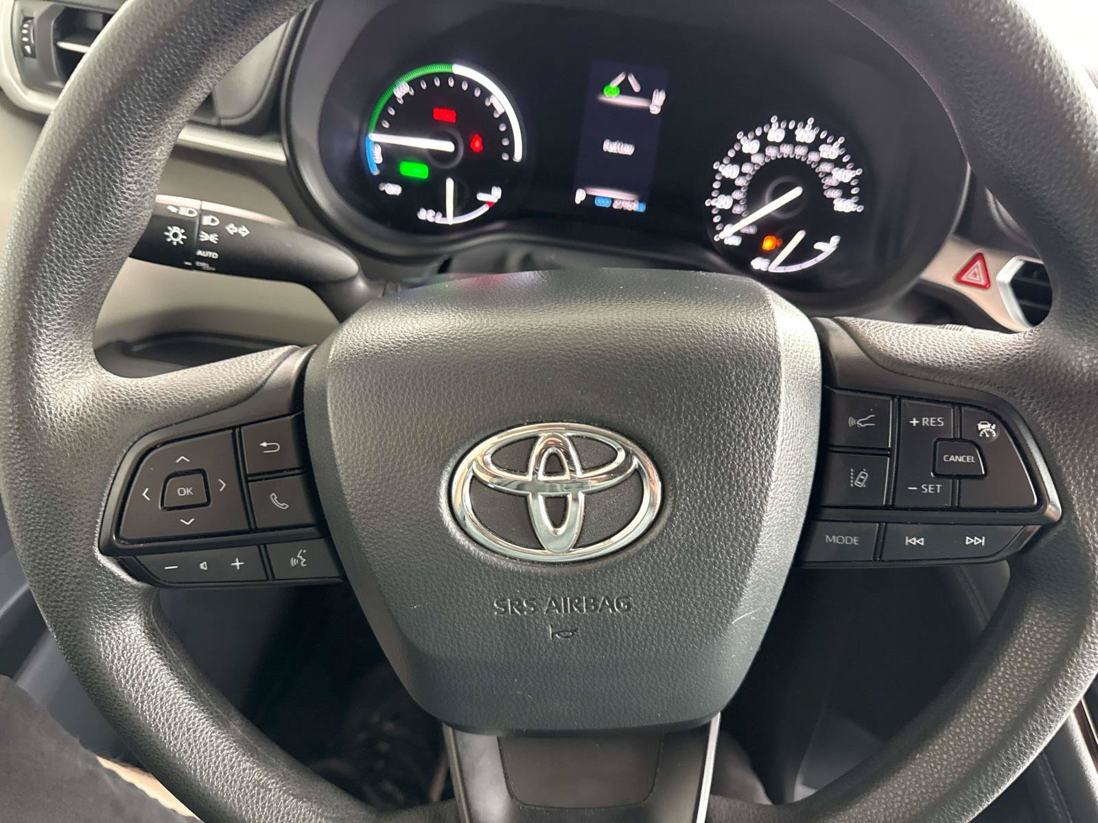 Used 2024 Toyota Sienna LE AWD/4WD image 28