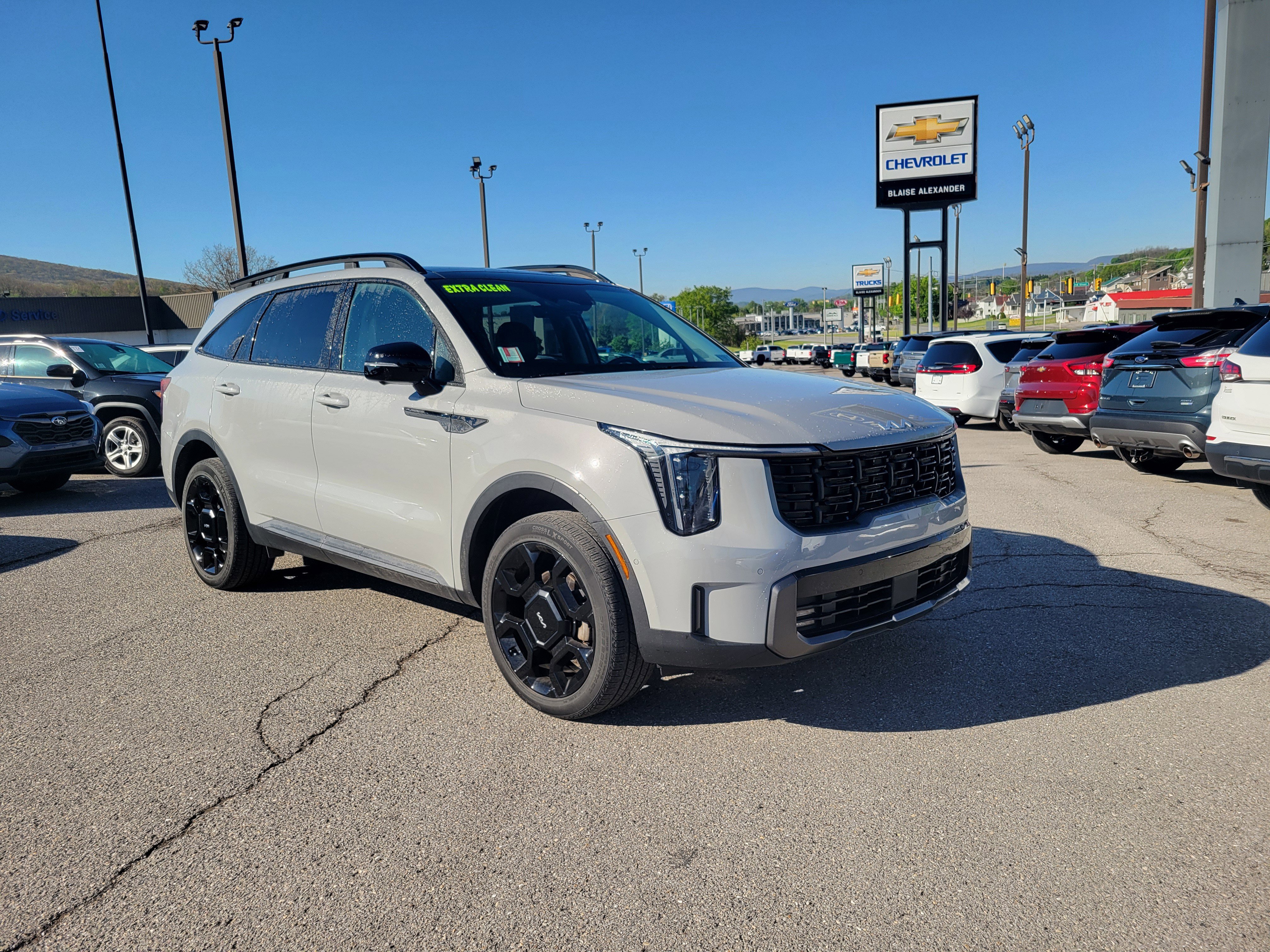 Used 2024 Kia Sorento SX AWD/4WD image 2