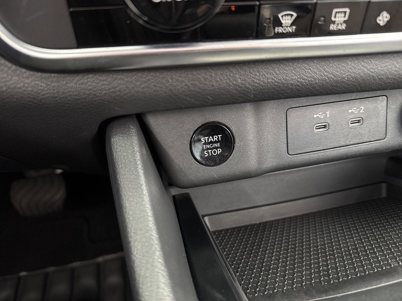 Used 2025 Nissan Rogue SV image 23
