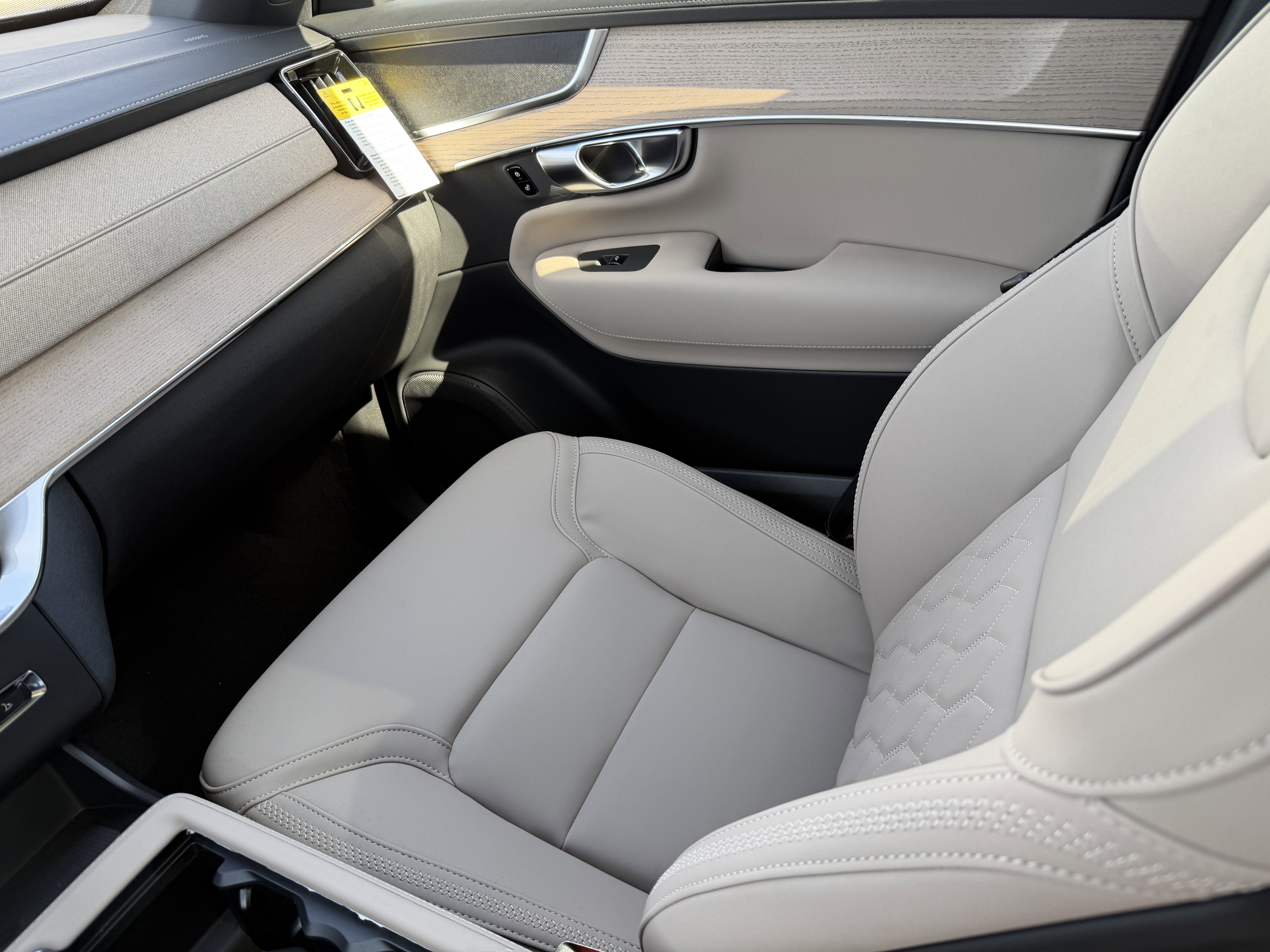 New 2026 Volvo XC90 B5 Core w/ Protection Package image 13