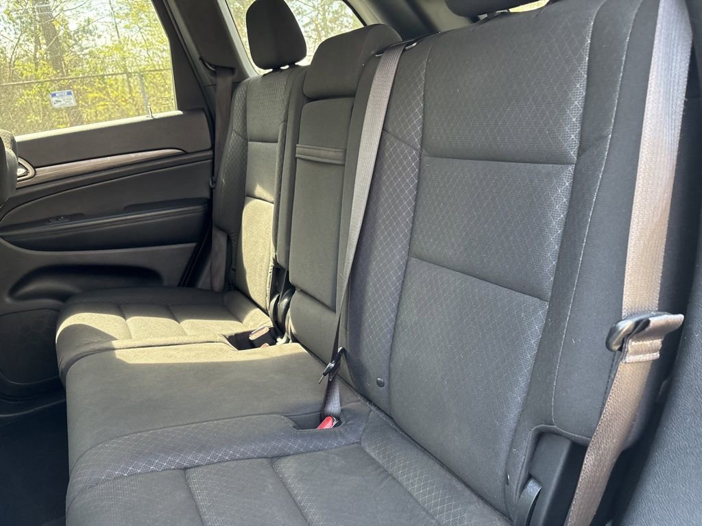 Used 2021 Jeep Grand Cherokee Laredo image 24