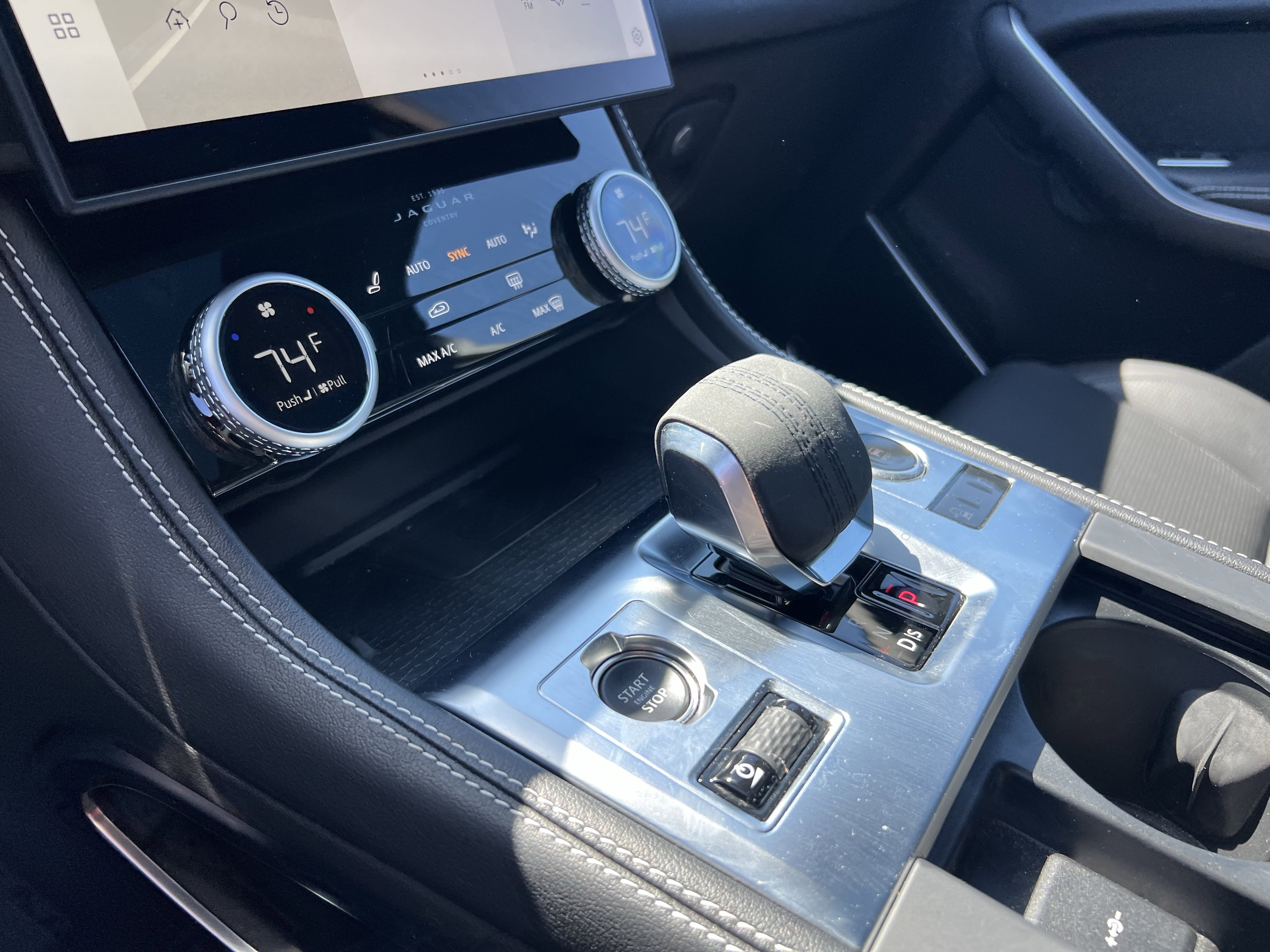 Certified 2025 Jaguar F-PACE R-Dynamic S image 24