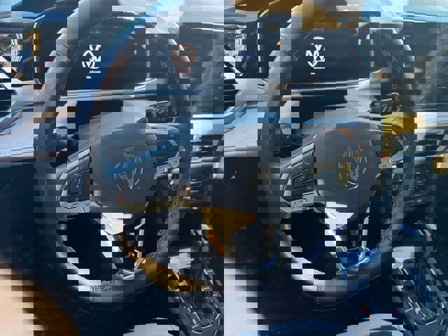 Used 2025 Volkswagen Taos SE image 22