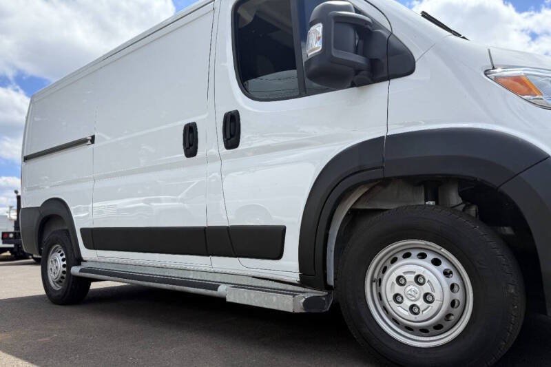 Used 2025 RAM ProMaster 2500 w/ U-Haul Equipment Group FWD image 11