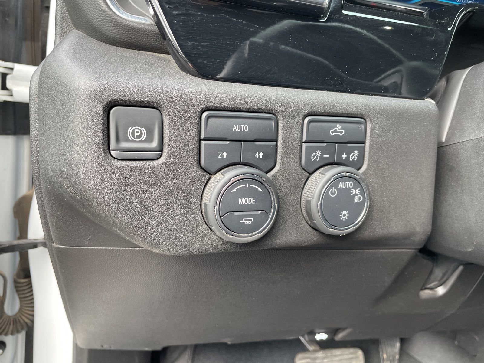 Used 2025 Chevrolet Silverado 1500 LT image 18